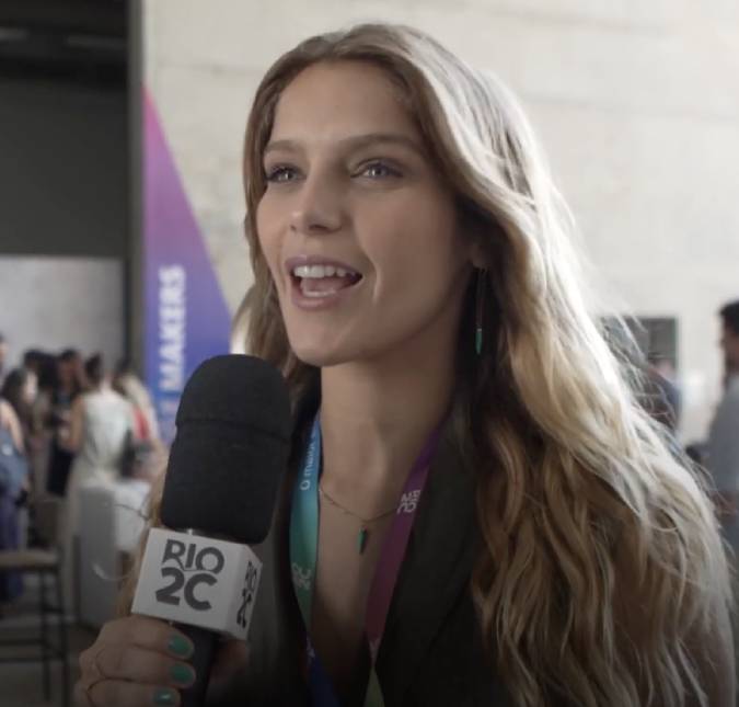 Isabella Santoni compartilha vídeo de despedida de solteira e agita <I>web</I>