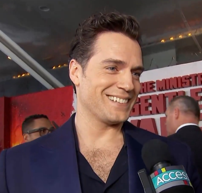 Atriz revela desistir de Henry Cavill após primeiro encontro: <I>- Ele era tão tímido</I>