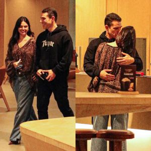 Apaixonados, Isis Valverde e Marcus Buaiz trocam beijos no <i>shopping</i>