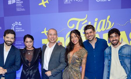Elenco do filme <i>Férias Trocadas</i> recebe famosos em pré-estreia em São Paulo