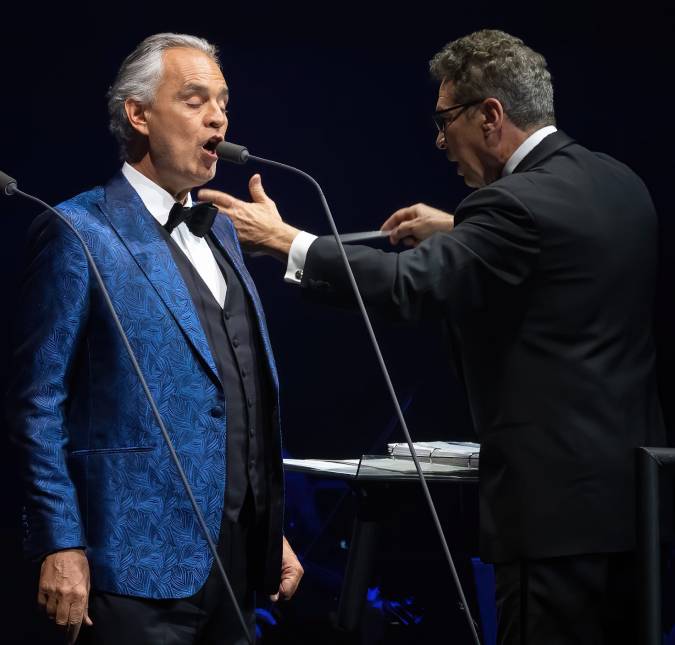 Você sabia que Andrea Bocelli sabe tocar seis instrumentos? Conheça mais sobre os talentos do italiano