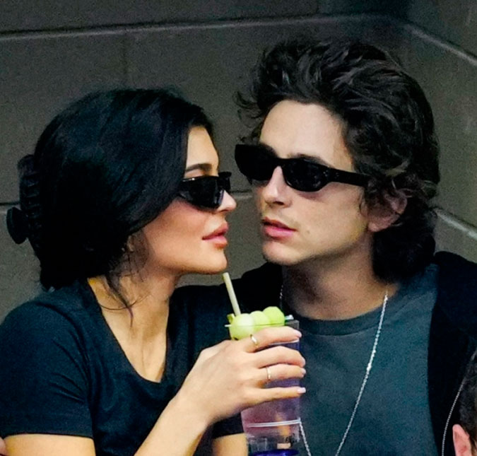 Boatos de que Kylie Jenner estaria grávida de Timothée Chalamet são intensificados devido a detalhe em foto