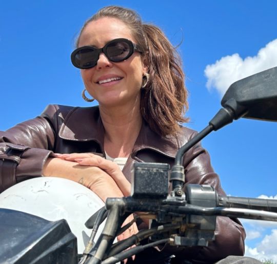 Paolla Oliveira compartilha cliques de viagem a Portugal e posa andando de quadriciclo. Veja alguns dos melhores momentos da atriz!