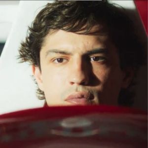 Internautas reagem a <i>teaser</i> de série sobre Ayrton Senna e questionam: <i>Cadê a Galisteu?</i>