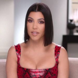 Kourtney Kardashian fala sobre ensaio fotográfico três meses após o parto: <i>Não estava pronta</i>