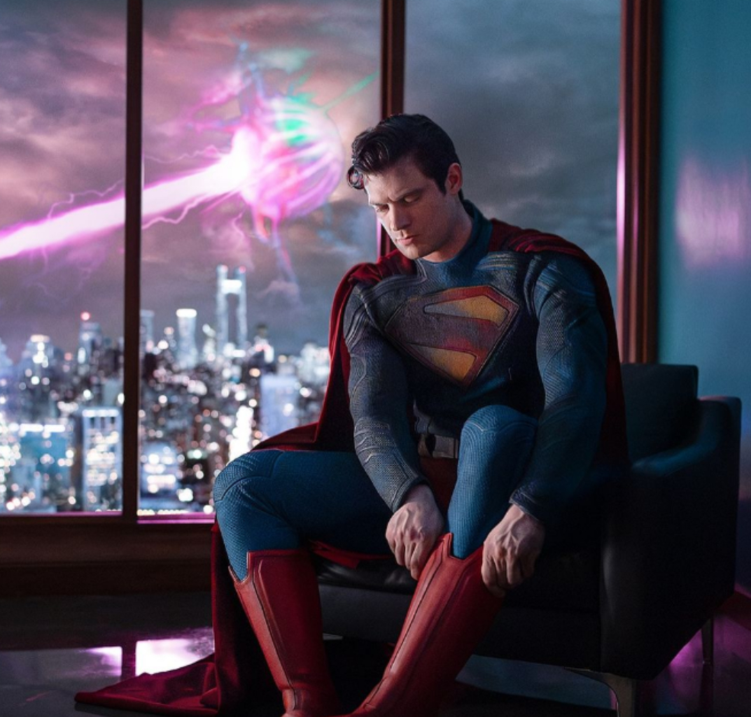 Com David Corenswet no lugar de Henry Cavill, primeira foto do novo <I>Superman</i> é divulgada