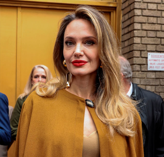 Defesa de Angelina Jolie responde a acusações de que atriz tentou criar uma barreira entre Brad Pitt e seus filhos