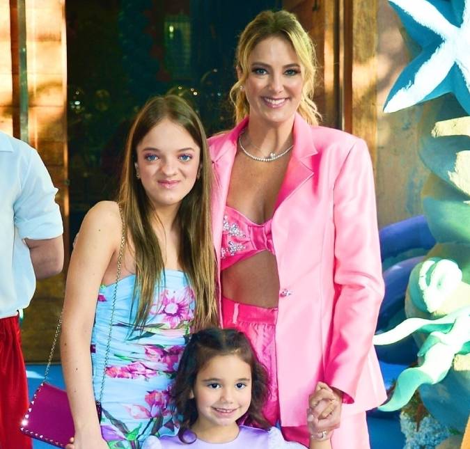 Ticiane Pinheiro entrega planos para o almoço de comemoração do Dia das Mães: <i>- Sempre em família</i>