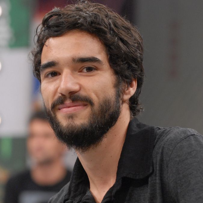 Caio Blat explica decisão de vender mansão: <i>- Não é uma casa simples</i>