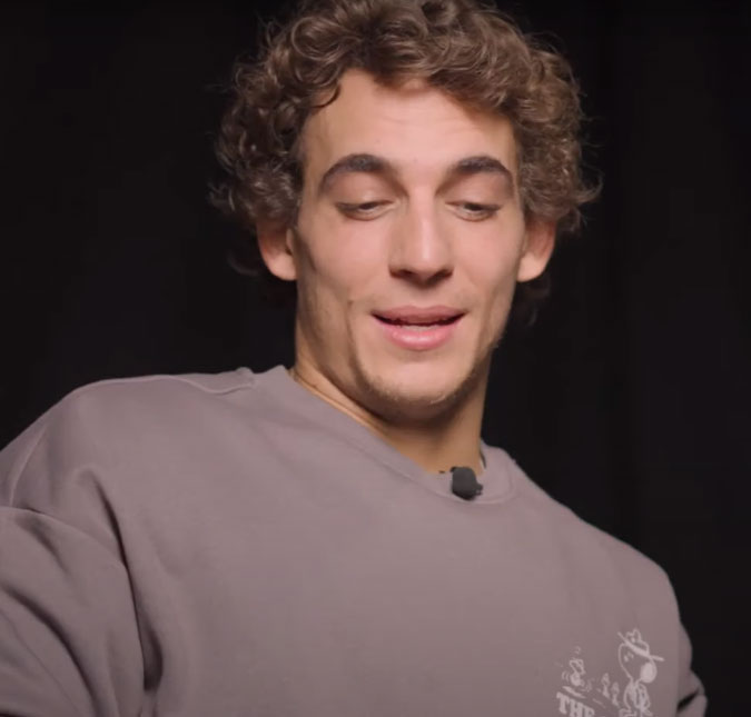 Após sofrer acidente e passar por cirurgia no ombro, ator de <i>La Casa de Papel</i> celebra quatro meses de vida da filha