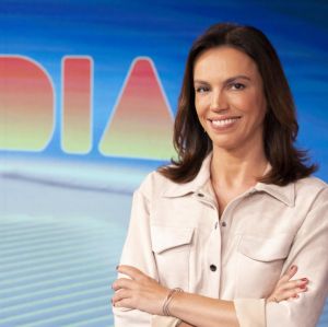 Depois de seis dias ao vivo no Rio Grande do Sul, Ana Paula Araújo volta a apresentar <i>Bom Dia Brasil</i> no Rio de Janeiro