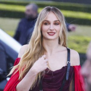 Sophie Turner confessa ter pensado em dar fim na sua primeira gravidez com Joe Jonas