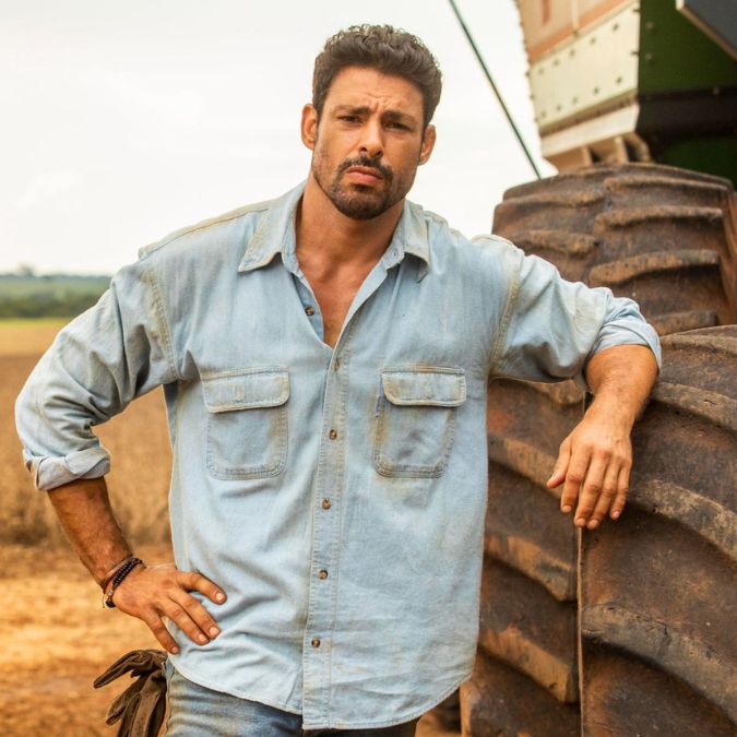 Cauã Reymond revela morte de cachorro envenenado: <i>Descansa</i>
