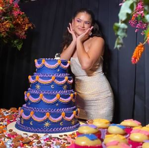 Maisa Silva comemora chegada dos 22 anos de idade com festão em São Paulo