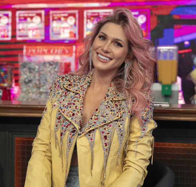 Lívia Andrade causa climão no após pergunta indiscreta a participante casado do <i>Dança dos Famosos</i>