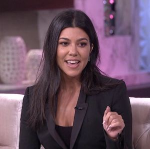 Kourtney Kardashian revela ter feito cinco fertilizações <I>in vitro</I> antes de gravidez natural: <I>Um ano tentando</I>
