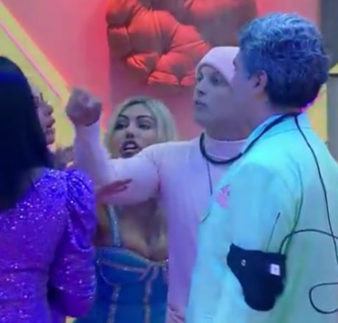 É festa na mansão! Os participantes de <i>A Grande Conquista</i> caem na farra em festa do <i>reality show</i>