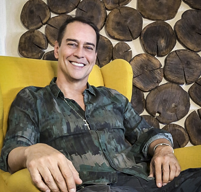 Ex-colegas de trabalho de Marcello Antony comemoram nova carreira: <i>Sucesso</i>