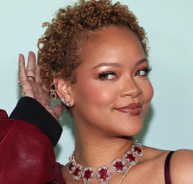 Rihanna provoca ao falar sobre lançamento de novo álbum: <i>- Estou preparada para voltar ao estúdio</i>