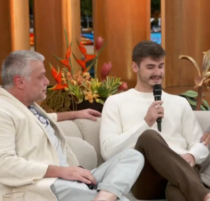 Filho de Fábio Assunção surpreende pai ao vivo no <i>Encontro</i>