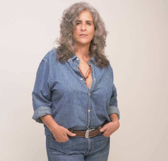 Lúcia Veríssimo é hospitalizada após incêndio em fazenda e recebe mensagens de carinho: - <i>Não sei o que seria de mim</i>