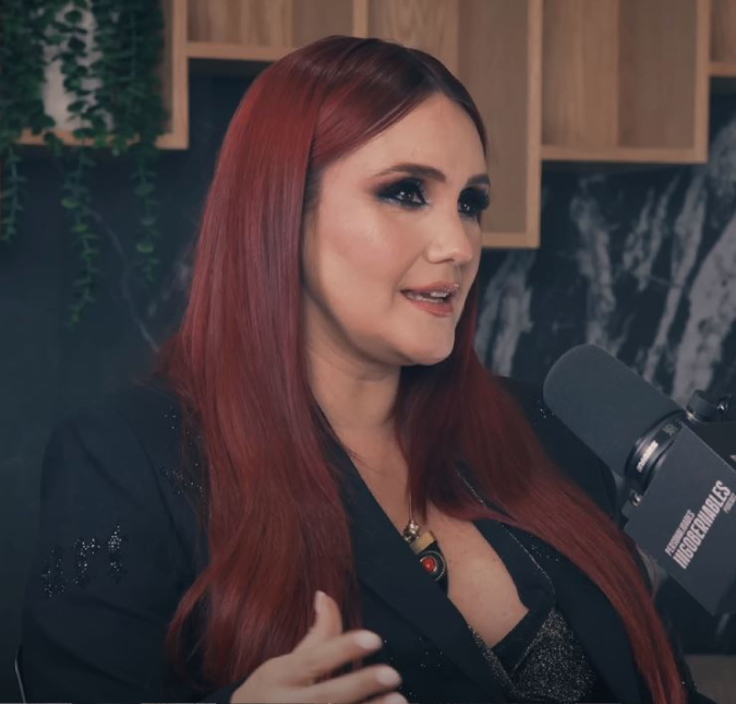 Dulce María aparece em estúdio de gravação sozinha em meio a boatos de futuro incerto do <i>RBD</i>