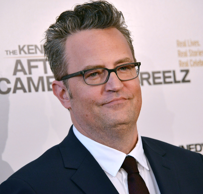 Autoridades interrogam celebridade suspeita de envolvimento na morte de Matthew Perry, diz revista