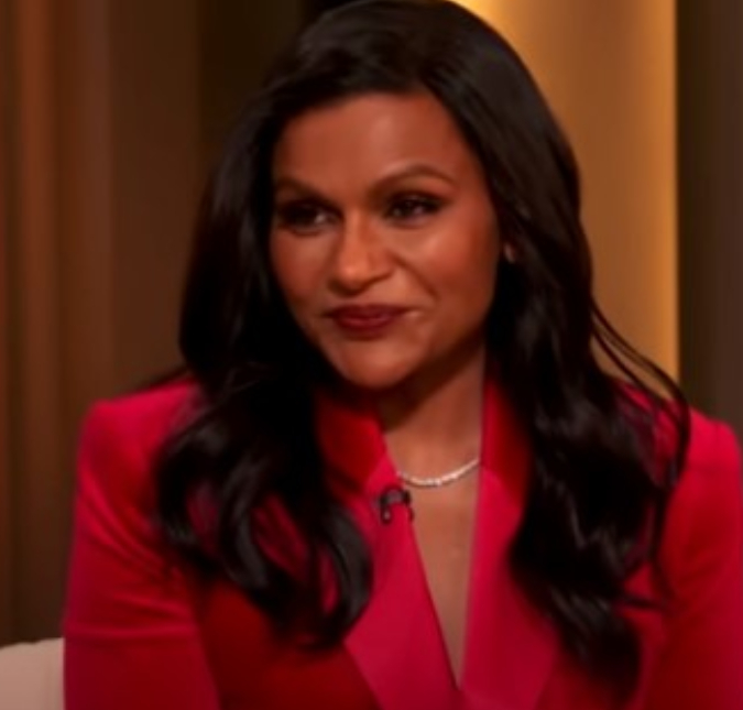 Nova mamãe na área! Mindy Kaling, atriz de <I>The Office</i>, mostra terceira filha após manter gravidez em segredo