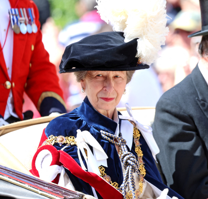 Marido de Princesa Anne atualiza estado de saúde da irmã de Rei Charles III após queda de cavalo