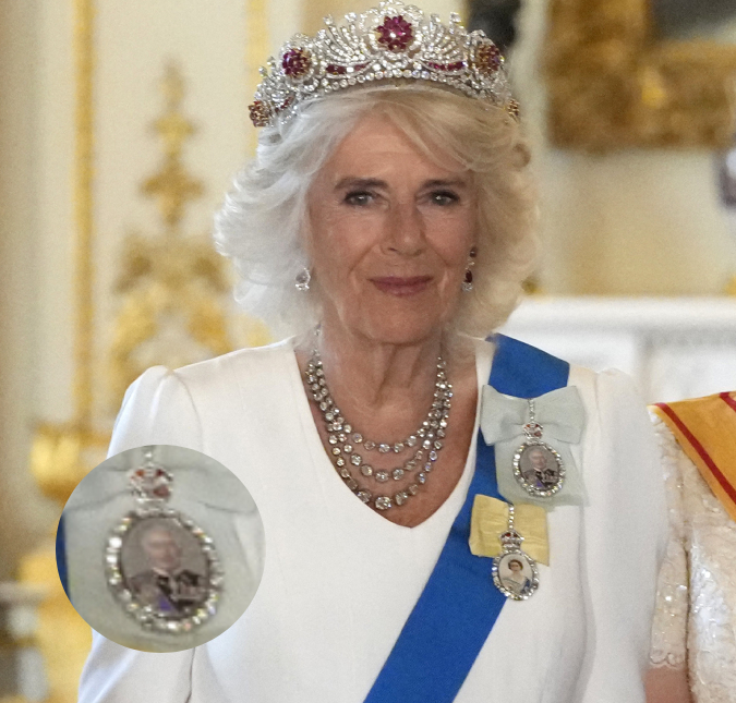 Rei Charles faz mudança em broche de diamantes usado por Rainha Camilla; peça levava seu rosto!