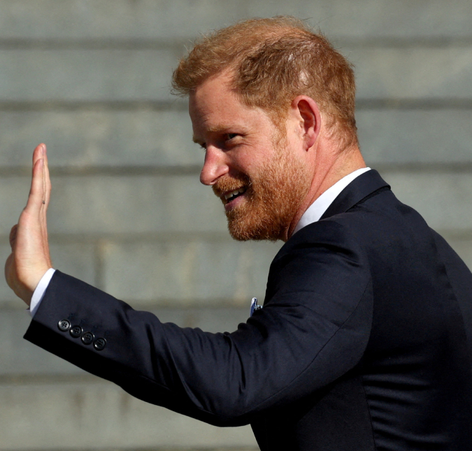 Príncipe Harry recebe intimação após apagar mensagens trocadas com autor de sua biografia