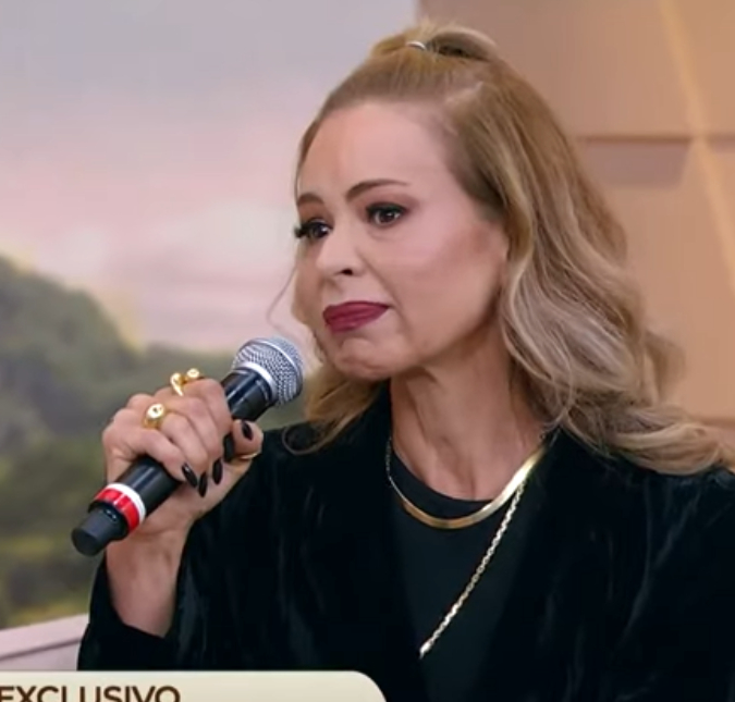 Viúva de Chrystian desabafa sobre dias sem o cantor: <I>- É um horror</I>