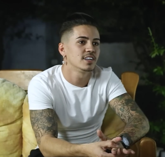 Cantor Biel lança três músicas inéditas e regravação de <I>Pimenta</I>