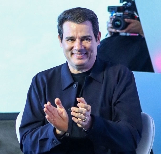 Celso Portiolli diverte ao mencionar Eliana durante programa: <i>- Ela foi embora</i>