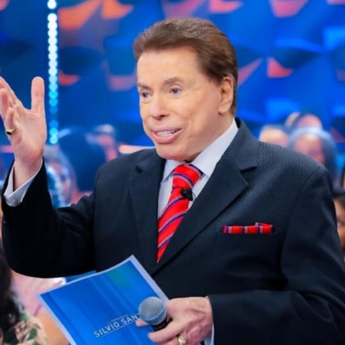 Com H1N1, Silvio Santos <i>está bem</i>, mas segue sem previsão de alta