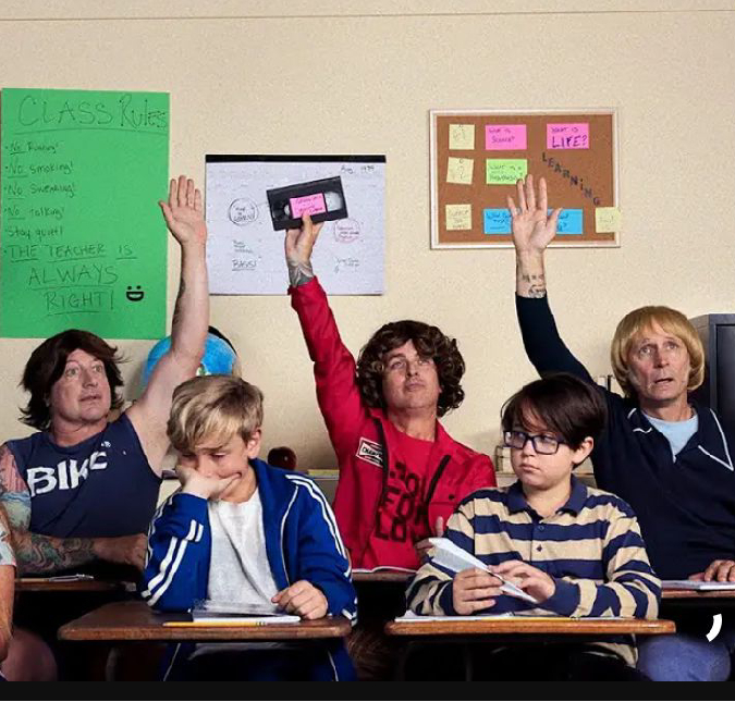 Com astro de <i>Star Wars</i>, <i>Green Day</i> lança videoclipe de <i>Corvette Summer</i>