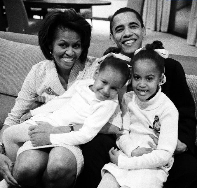 Michelle Obama dá detalhes da maternidade e expõe frase favorita com as crianças: <i>Eu não sou uma de suas amiguinhas</i>
