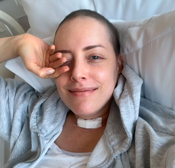 Fabiana Justus atualiza sobre sua recuperação após nova cirurgia: <i>Com dor no local, mas bem</i>