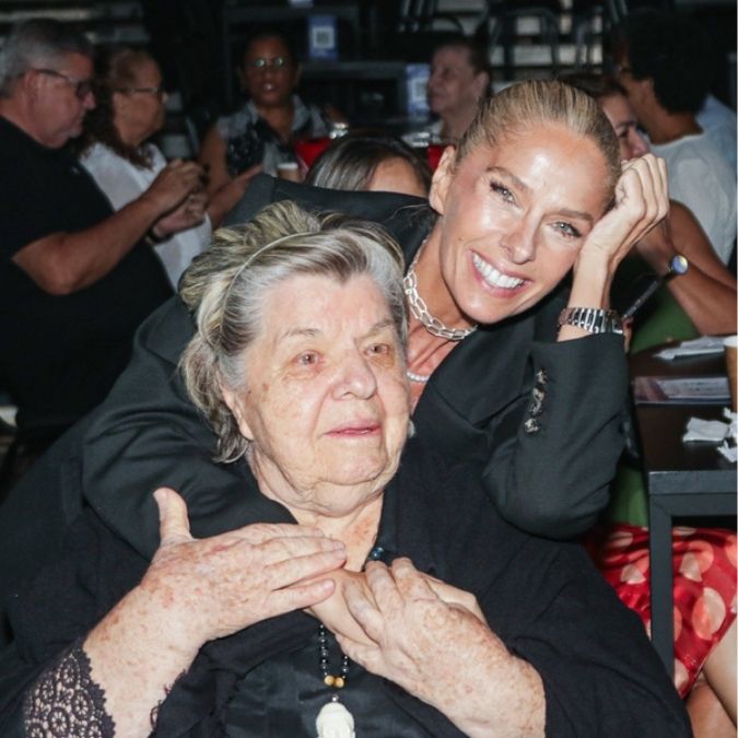 Adriane Galisteu publica clique raro com a mãe no aniversário do filho; veja!