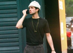 João Guilherme posta fotos de viagem com Bruna Marquezine e Virginia Fonseca comenta