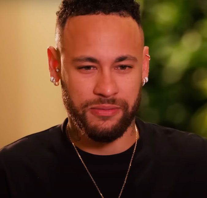 Assessoria de imprensa de Neymar Jr. se pronuncia sobre novo caso de paternidade O atleta teria feito um teste de DNA para saber se é pai de uma menina de dez anos de idade