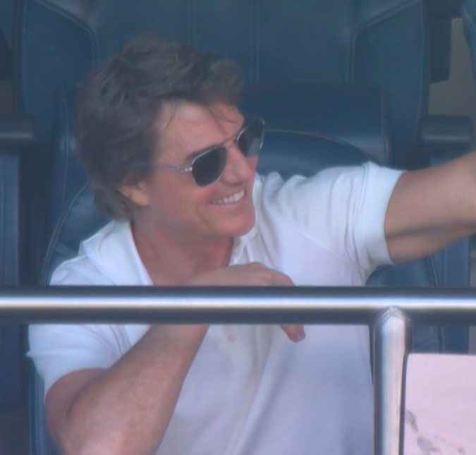 Tom Cruise assiste à partida entre Estados Unidos e Brasil na final olímpica do futebol feminino