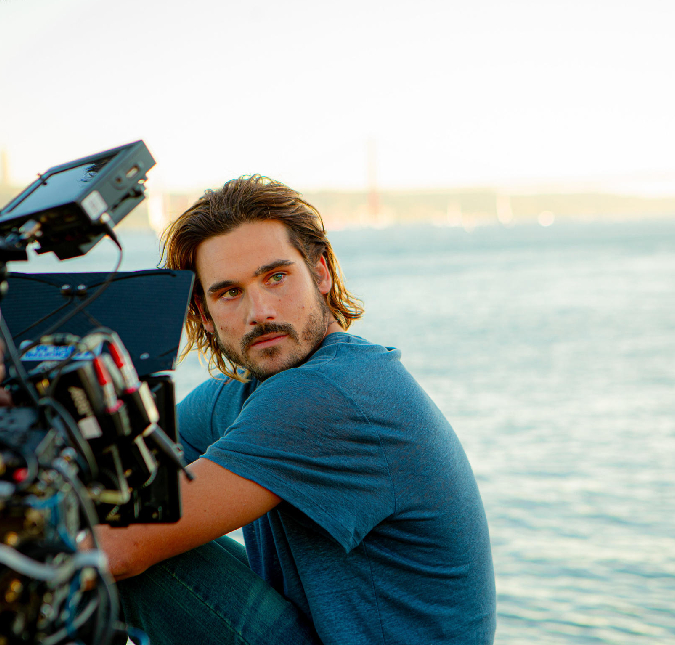 Nicolas Prattes entrega como é a relação sexual com Sabrina Sato durante a semana: - <i>Umas 50 vezes</i>