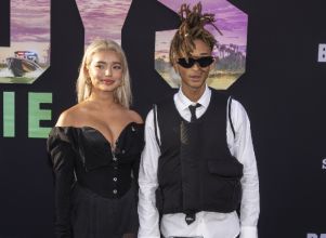 Namorada de Jaden Smith desabafa após ele ser flagrado beijando influenciadora: <i>Decepcionante</i>