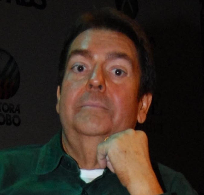 Fausto Silva é internado em São Paulo; apresentador está no mesmo hospital que Silvio Santos