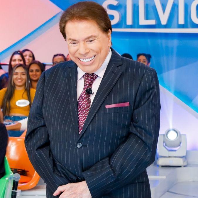 Corpo de Silvio Santos deixa hospital e seguirá direto para cemitério