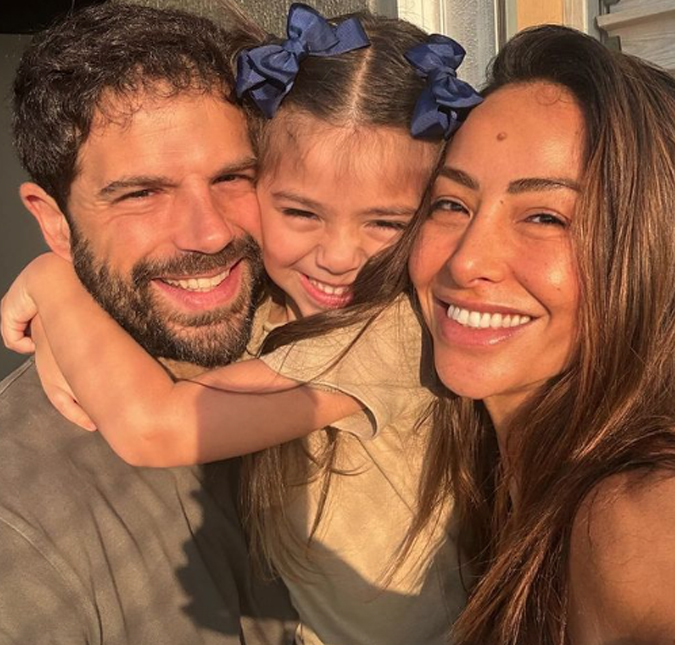 Momento família! Sabrina Sato posta clique com o ex-marido Duda Nagle e Zoe