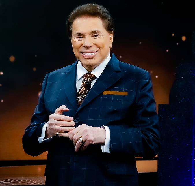 Neto de Silvio Santos ganha torneio de tênis e chora ao dizer que venceu pelo avô