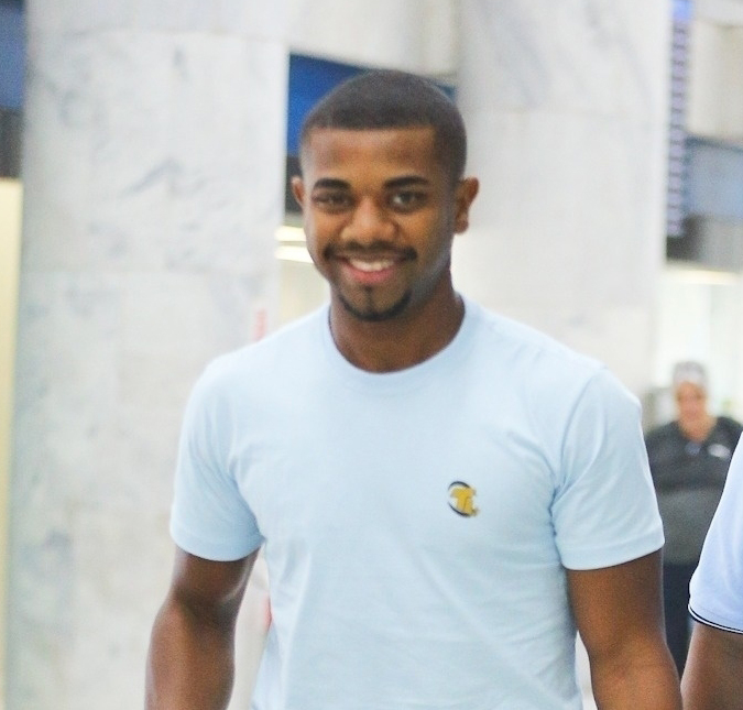 Davi Brito compra carro avaliado em 500 mil reais, mas devolve: <i>Desejo momentâneo</i>