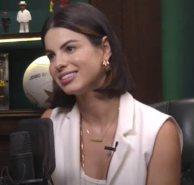 Sthefany Brito cai no riso após barriga de gravidez rasgar vestido: - <i>Olha o estado</i>